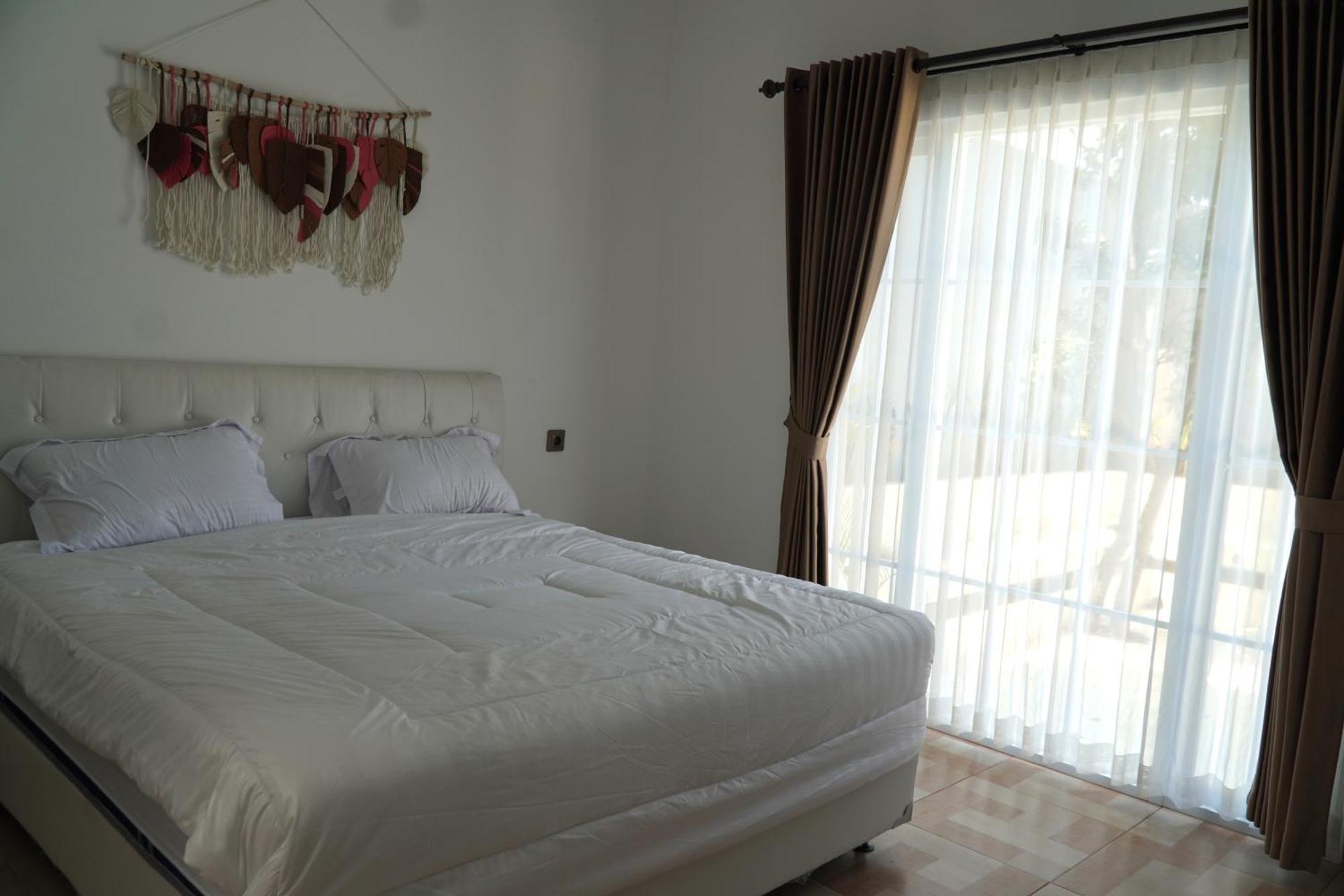 Arlita Guesthouse Чіанджур Екстер'єр фото